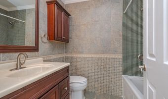 255 Garth Ct, Old Bridge, NJ 08857