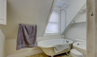 1208 N SUPERIOR St, Appleton, WI 54911