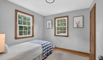 10 Hemlock Rd, Andover, MA 01810