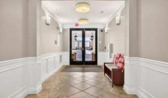 41895 CATHEDRAL VALLEY Sq 401, Aldie, VA 20105