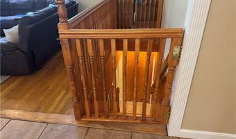 25 Beechnut Dr, Johnston, RI 02919