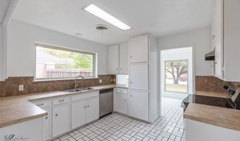 2138 Brook Hollow Dr, Abilene, TX 79605