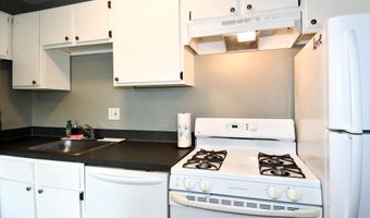 1300 S ARLINGTON RIDGE Rd 204, Arlington, VA 22202