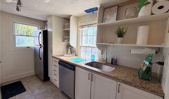 25 Marsh St, Newport, RI 02840