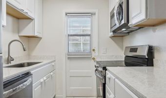 320 LAKEVIEW St 108, Orlando, FL 32804