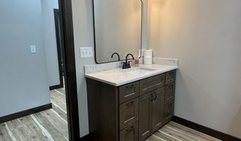 121 N 9th St, Albia, IA 52531