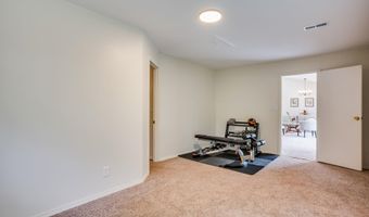 5401 E 40th St N, Bel Aire, KS 67220