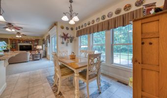 2 Warren Gln, Burlington, CT 06013