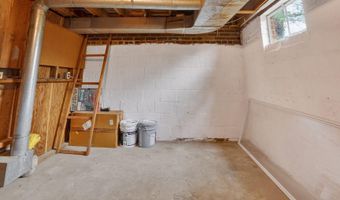 3601 CREST Dr, Annandale, VA 22003