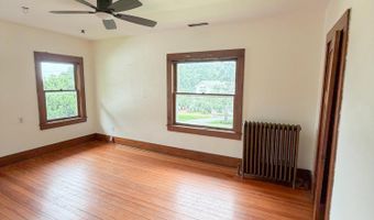 411 E Walker St, Ash Grove, MO 65604