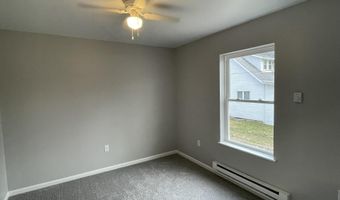 913 Pine Ave, Alma, MI 48801