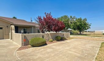 808 E Chapman Rd, Carlsbad, NM 88220