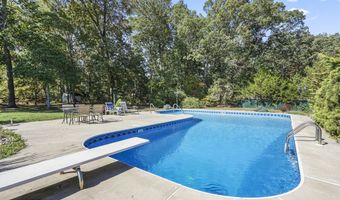 6 Huckleberry Ln, New Egypt, NJ 08533