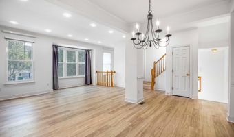 43782 BROOKLINE Ter, Ashburn, VA 20147