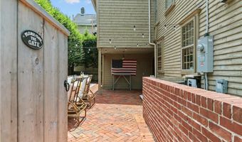 35 Second St, Newport, RI 02840