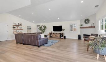 15305 Lookout Rd, Apple Valley, CA 92307