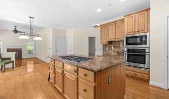 6914 WINTER Ln, Annandale, VA 22003