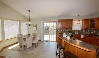 707 S Hedgewood Cir, Andover, KS 67002