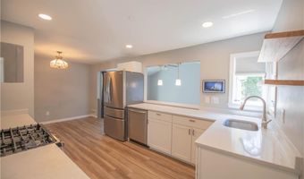 1 Knollwood Dr, Cumberland, RI 02864