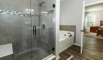 9239 Thames Dr, Avon, IN 46123