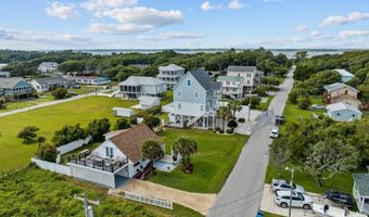 125 Pelican Dr, Atlantic Beach, NC 28512