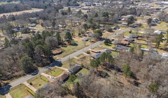 900 5th St, Benton, LA 71006