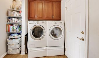 611 W Whiting Ln, Arlington Heights, IL 60004