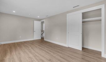 8 Imperia Pl, Aberdeen, NJ 07747