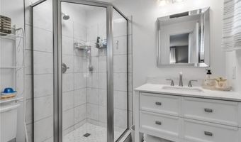 169 Chestnut Hill Ln S, Amherst, NY 14221