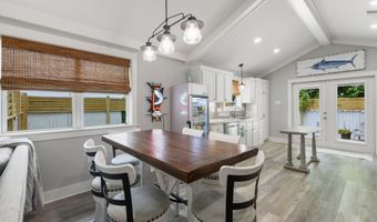 321 Saint George St, Bay St. Louis, MS 39520
