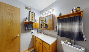 1906 Greenwood Dr, Albert Lea, MN 56007