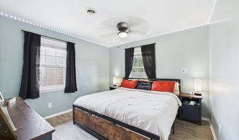 121 Woodland Dr, Hartford City, IN 47348