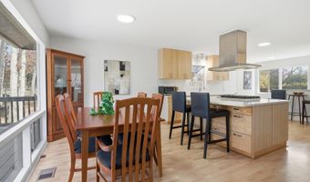 4024 IVA Ln, Annandale, VA 22003