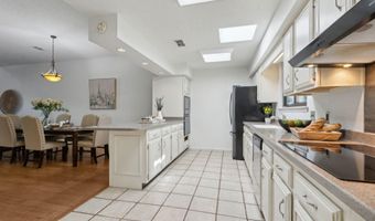 2058 BEACH Ave, Atlantic Beach, FL 32233