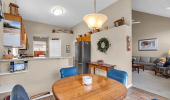 18 Peaksail Dr, Bayville, NJ 08721