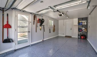 715 Edgewater Dr, Amherst, NY 14228