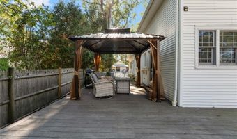 84 Hickory Dr, East Greenwich, RI 02818