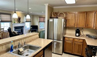 21 Dogwood Dr, Barnegat, NJ 08005