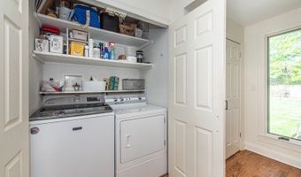 18 Evergreen Dr, Bayonne, NJ 07035