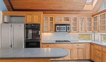 180 Ross Hill Rd, Charlestown, RI 02813