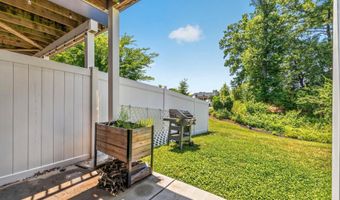 8106 ZOE Pl, Alexandria, VA 22306