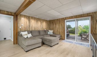 15 Diane Dr, Cromwell, CT 06416