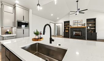 21 Ayton Ln, Bella Vista, AR 72714
