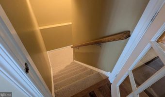 43161 BARNSTEAD Dr, Ashburn, VA 20148