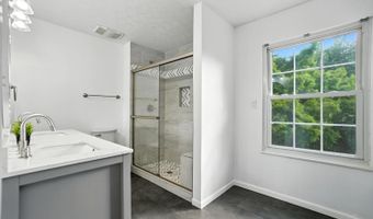 5555 Revmal Ln, Delhi, OH 45238