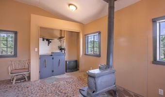 438 Carson Rd S, Carson, NM 87515