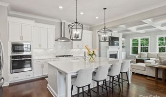 822 River Oaks Ln, Charlotte, NC 28226