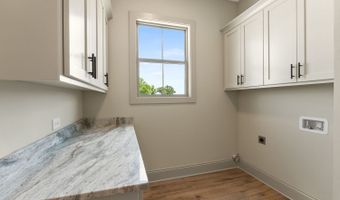 272 Community House, Barnesville, GA 30204