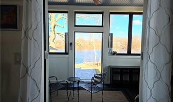 17 Jamaica Way, North Kingstown, RI 02852