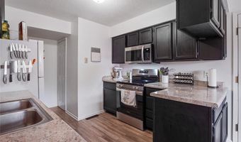983 10th Ave NW, Altoona, IA 50009